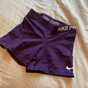 Nike pro size small
